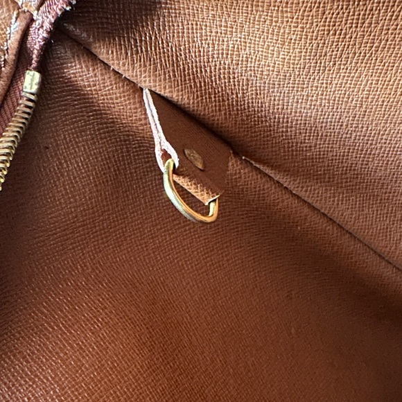 LOUIS VUITTON Monogram Sac Weekend MM - Picture 6 of 14